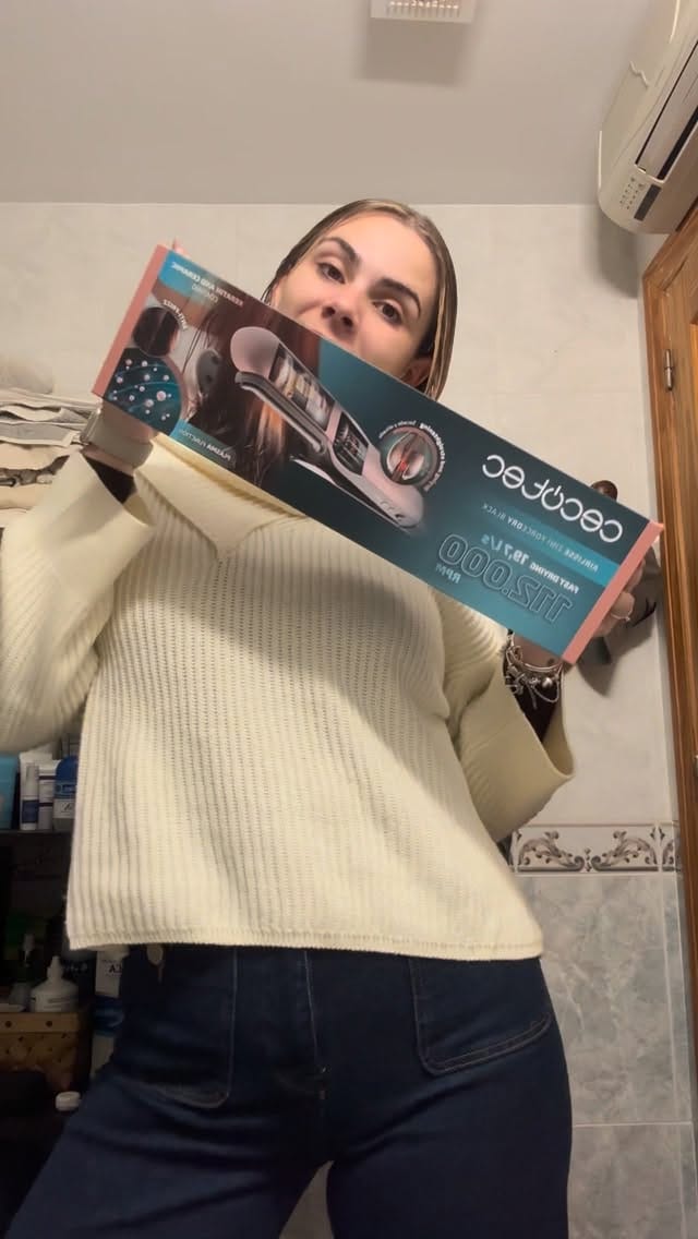 Post 2 by Nuria Gil👑 on Instagram (video)