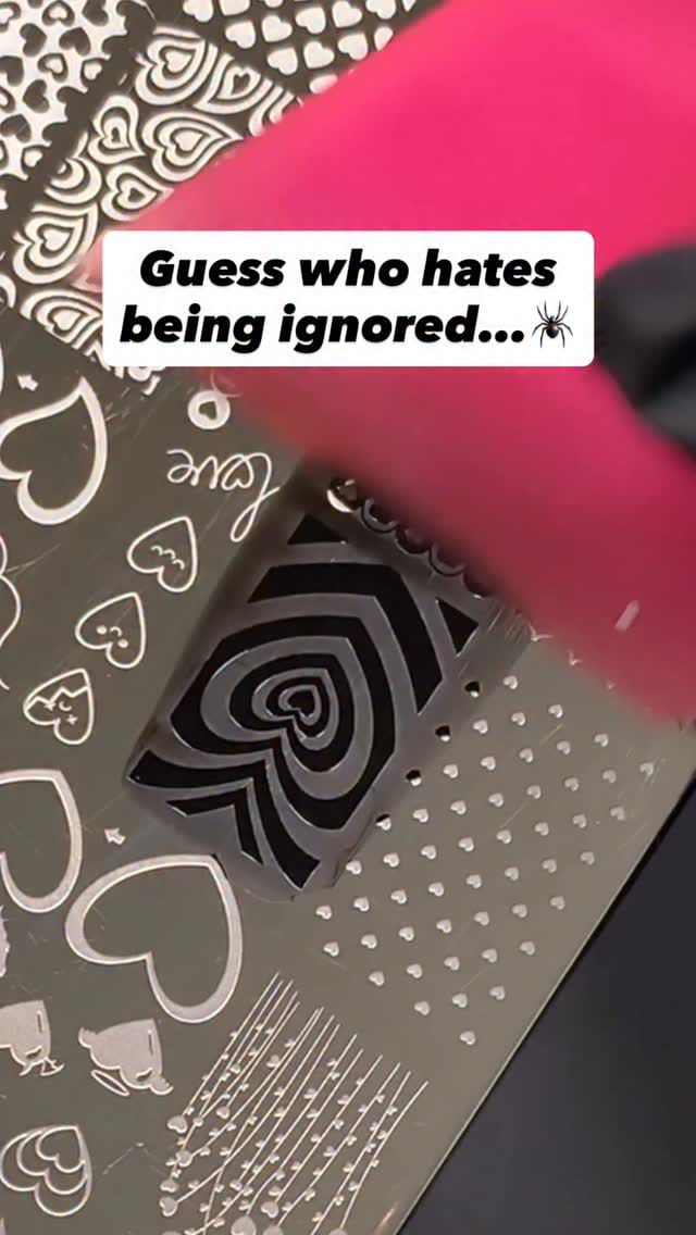 Post 1 by ιɴѕαтιαвle ɴαιlѕ on Instagram (video)