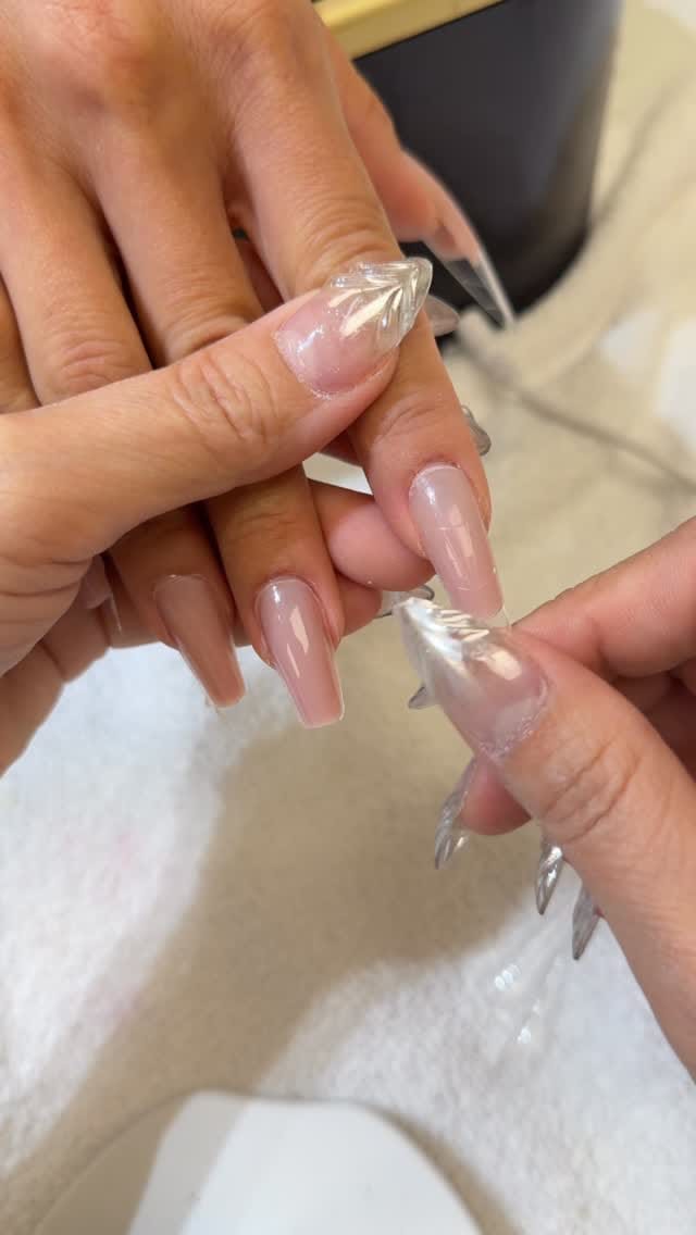 Post 6 by 𝐍𝐚𝐢𝐥 𝐒𝐚𝐥𝐨𝐧-𝐆𝐢𝐫𝐥 𝐓𝐡𝐞𝐫𝐚𝐩𝐲 on Instagram (video)