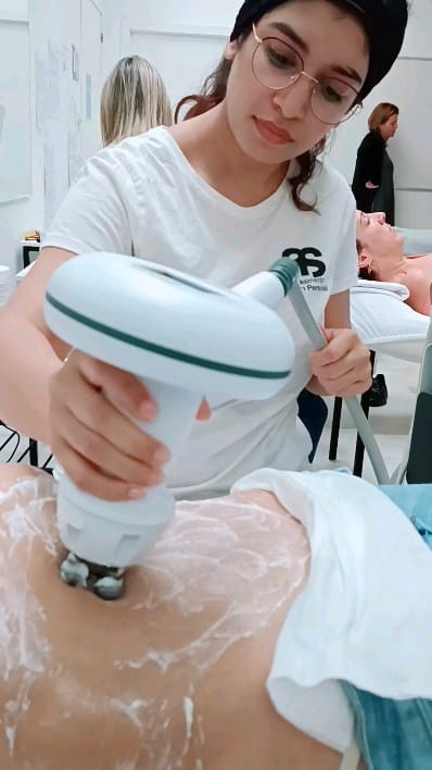Post 10 by hoor_dermaesthetic on Instagram (video)