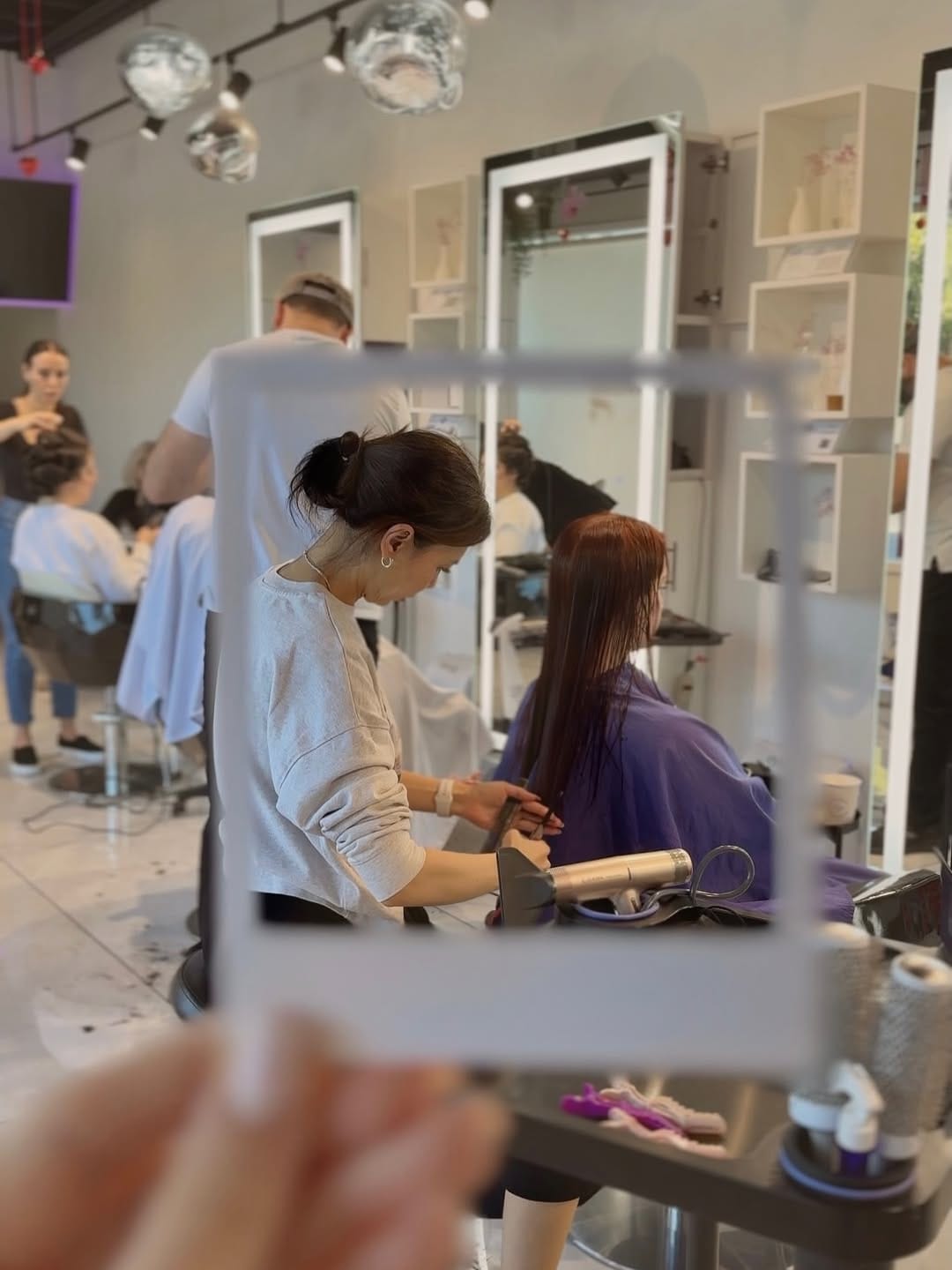 Post 3 by 𝐒𝐀𝐋𝐎𝐍 𝐆𝐋𝐎 | 𝐇𝐀𝐈𝐑 | 𝐍𝐀𝐈𝐋𝐒 | 𝐌𝐔𝐀 | 𝐋𝐀𝐒𝐇𝐄𝐒 | 𝐄𝐍𝐂𝐈𝐍𝐎 | 𝐕𝐀𝐋𝐄𝐍𝐂𝐈𝐀 | 𝐋𝐀 on Instagram (carousel)