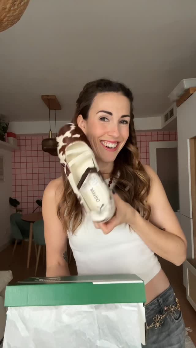 Post 3 by Elena Villanueva on Instagram (video)