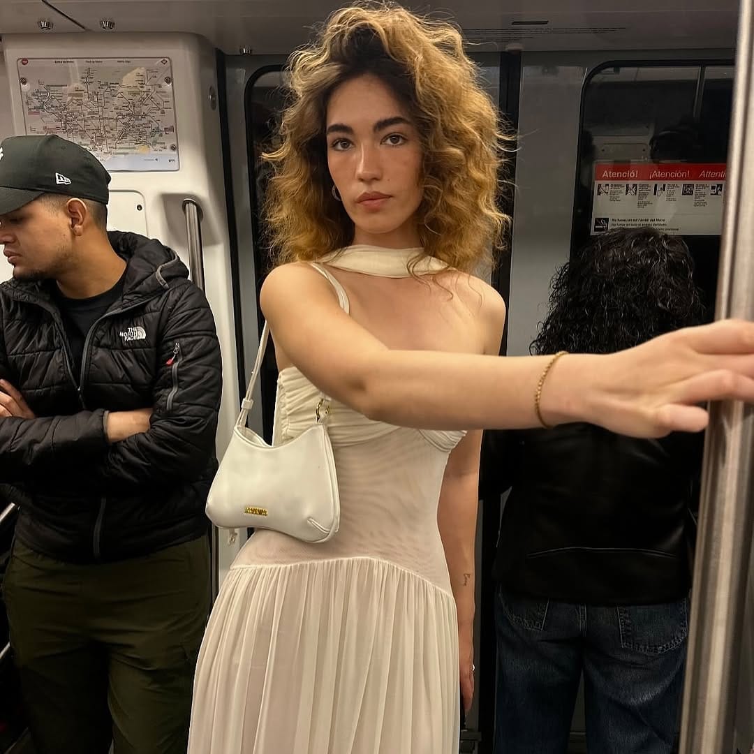 Post 8 by RAPHAELLA SANTANA on Instagram (carousel)