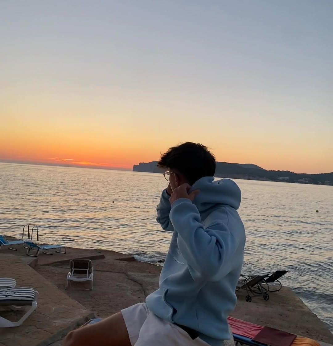 Post 3 by 🧸𝑨𝑮𝑼𝑺 🦖 on Instagram (carousel)