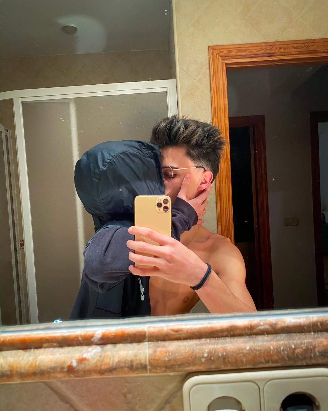 Post 10 by 🧸𝑨𝑮𝑼𝑺 🦖 on Instagram (carousel)
