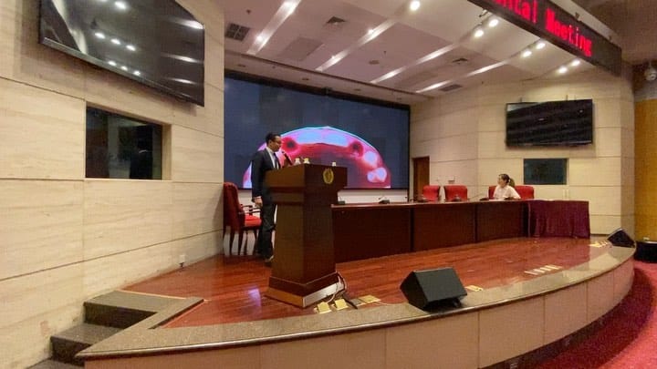 Post 9 by Dr.Naveiras on Instagram (video)