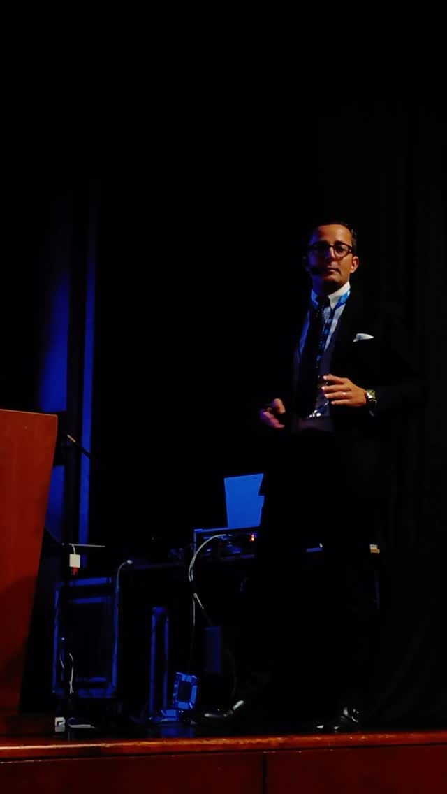 Post 3 by Dr.Naveiras on Instagram (video)