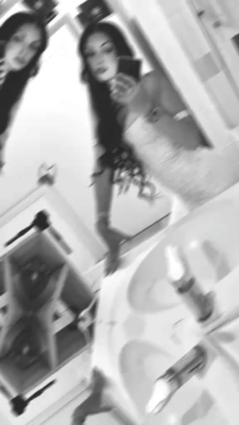Post 2 by Danseuse 🔥 on Instagram (video)