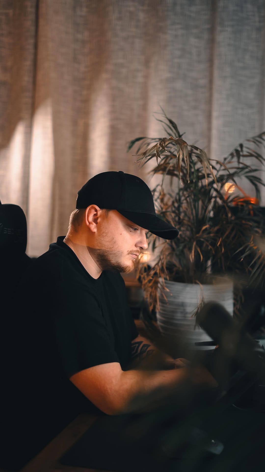 Post 3 by 𝗝𝗮𝘃𝗶𝗦𝗸𝗮𝘂 on Instagram (video)