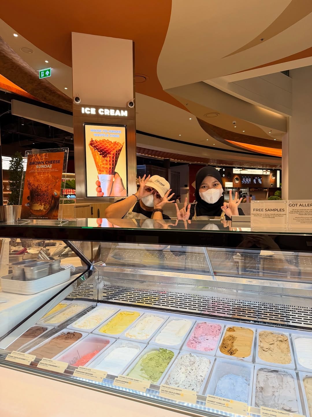 Post 2 by Luscious Creamery (ลัส-เชียส) on Instagram (image)