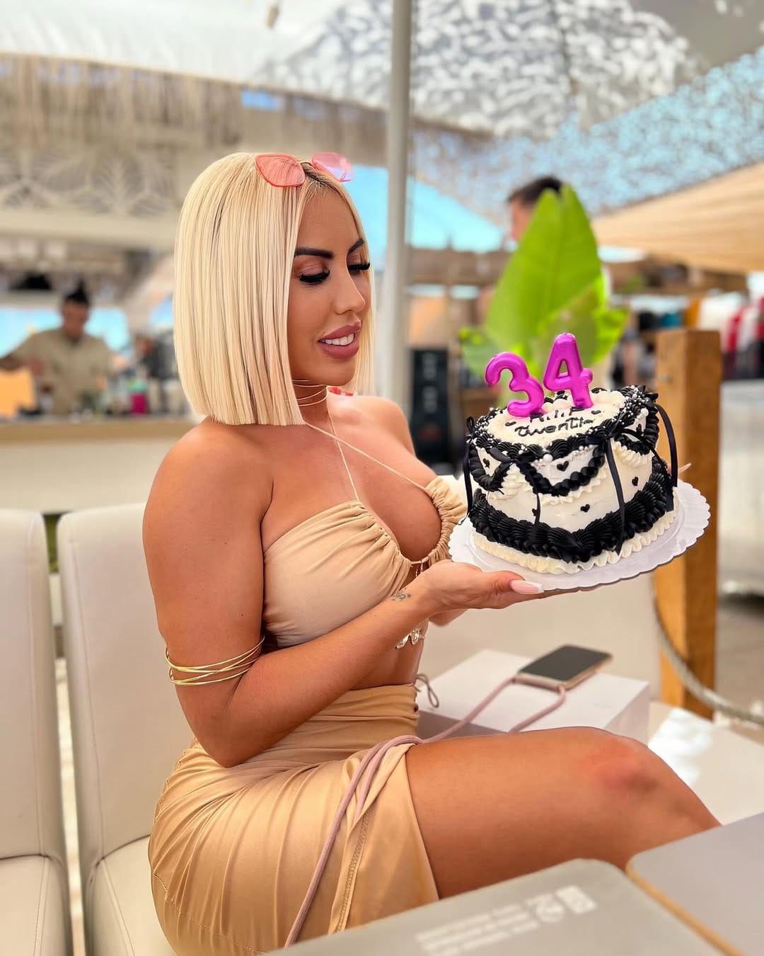 Post 8 by Amanda Rodríguez on Instagram (image)