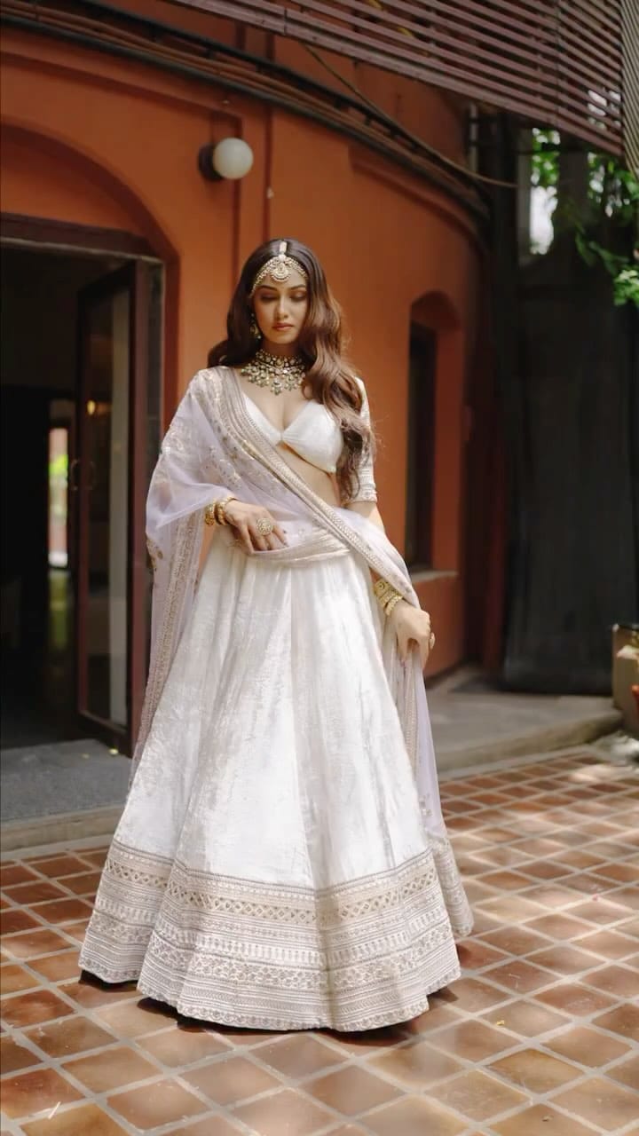 Post 10 by Vaishali Patel on Instagram (video)