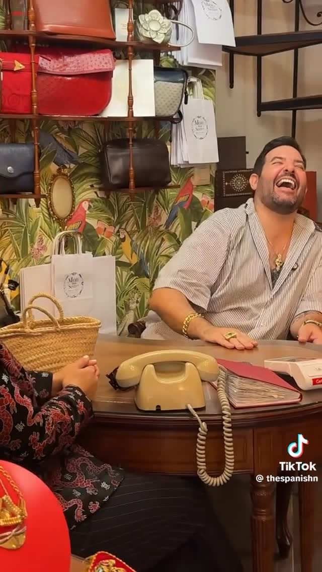 Post 9 by Mon Petit Secret vintage vlc on Instagram (video)