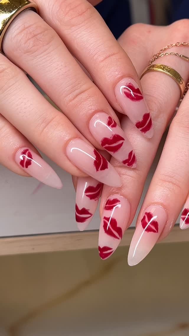 Post 1 by Van 🌸 on Instagram (video)