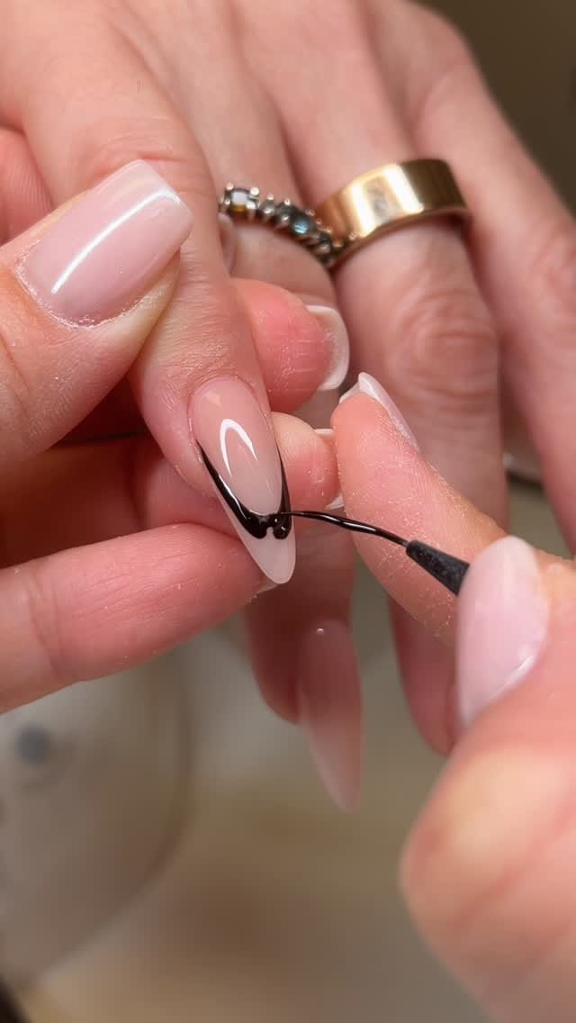Post 3 by Van 🌸 on Instagram (video)