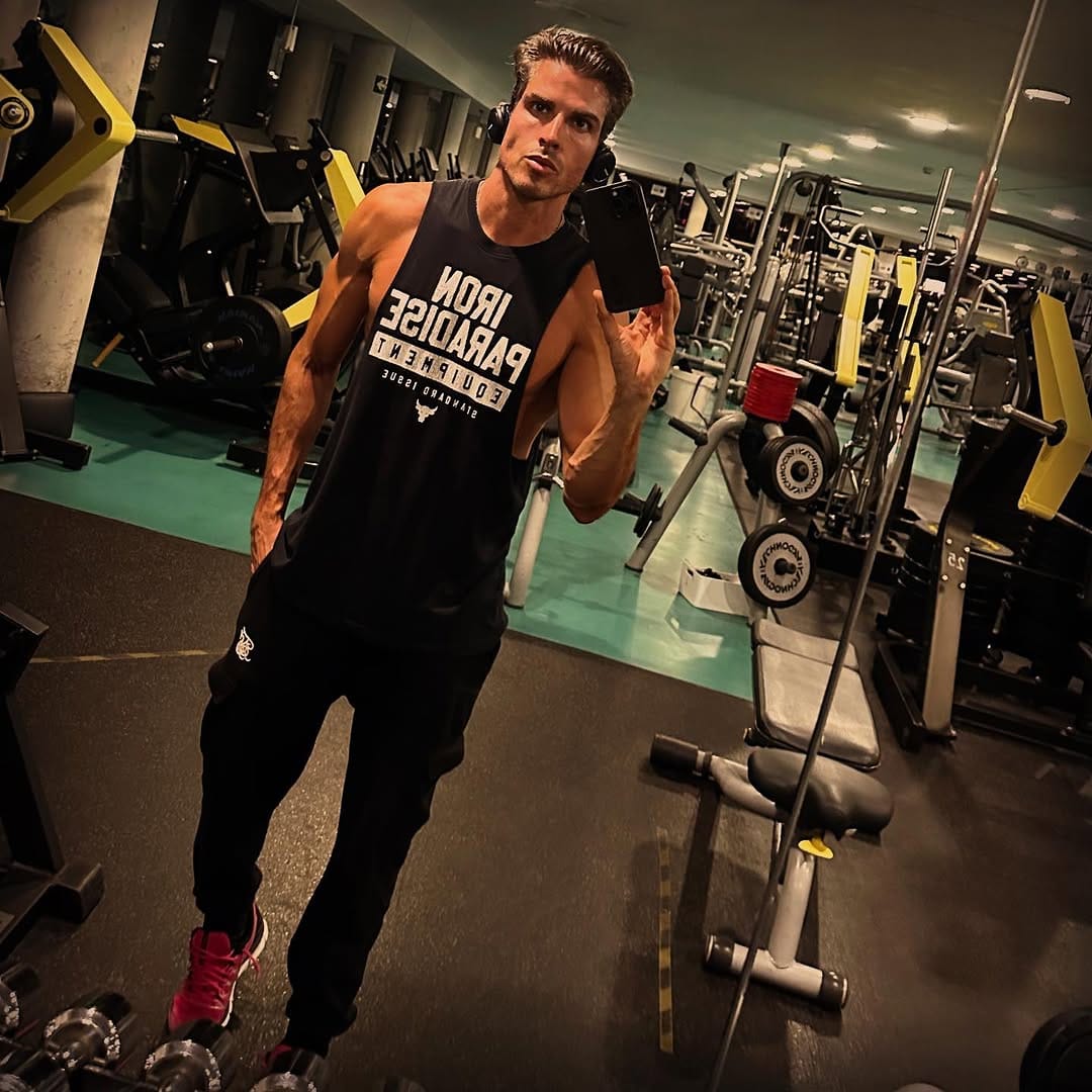 Post 6 by Noé Hernández on Instagram (image)