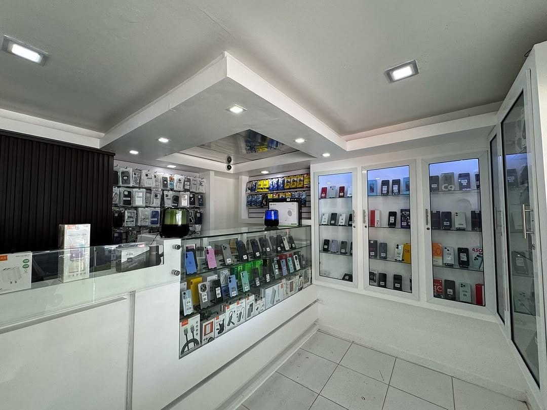 Post 10 by  GORILLA TECH DR🇩🇴 on Instagram (carousel)