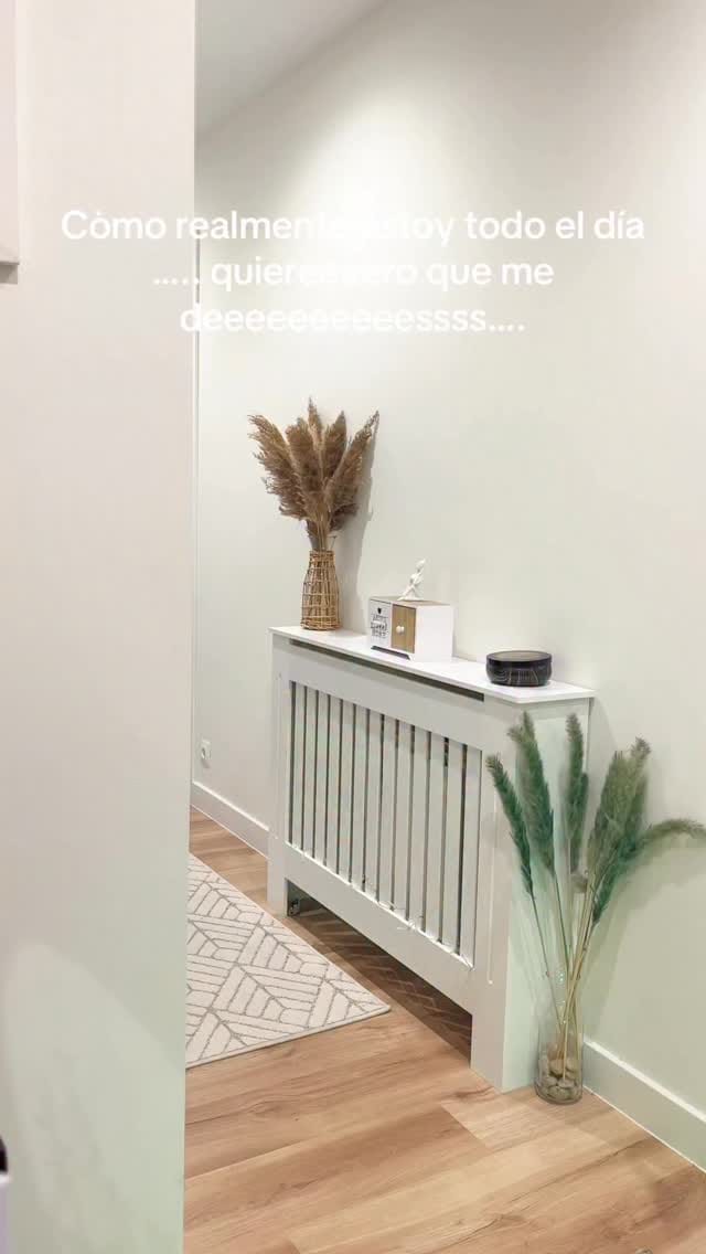 Post 4 by Nika Lois on Instagram (video)