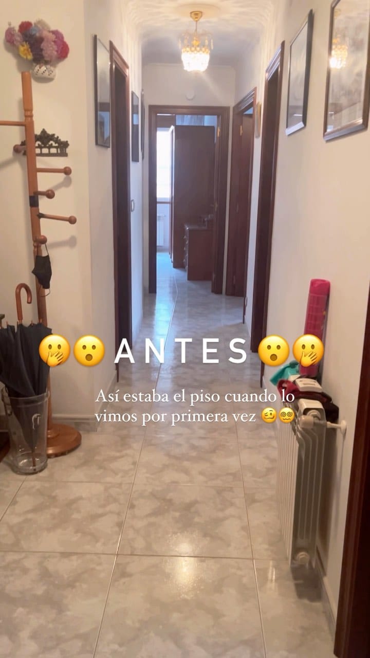 Post 10 by Nika Lois on Instagram (video)