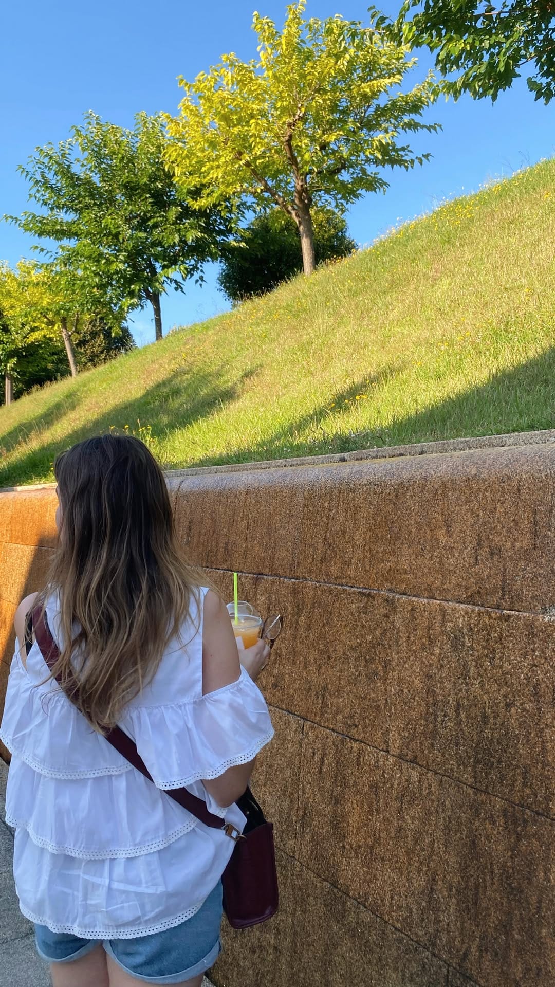 Post 10 by Alba on Instagram (video)