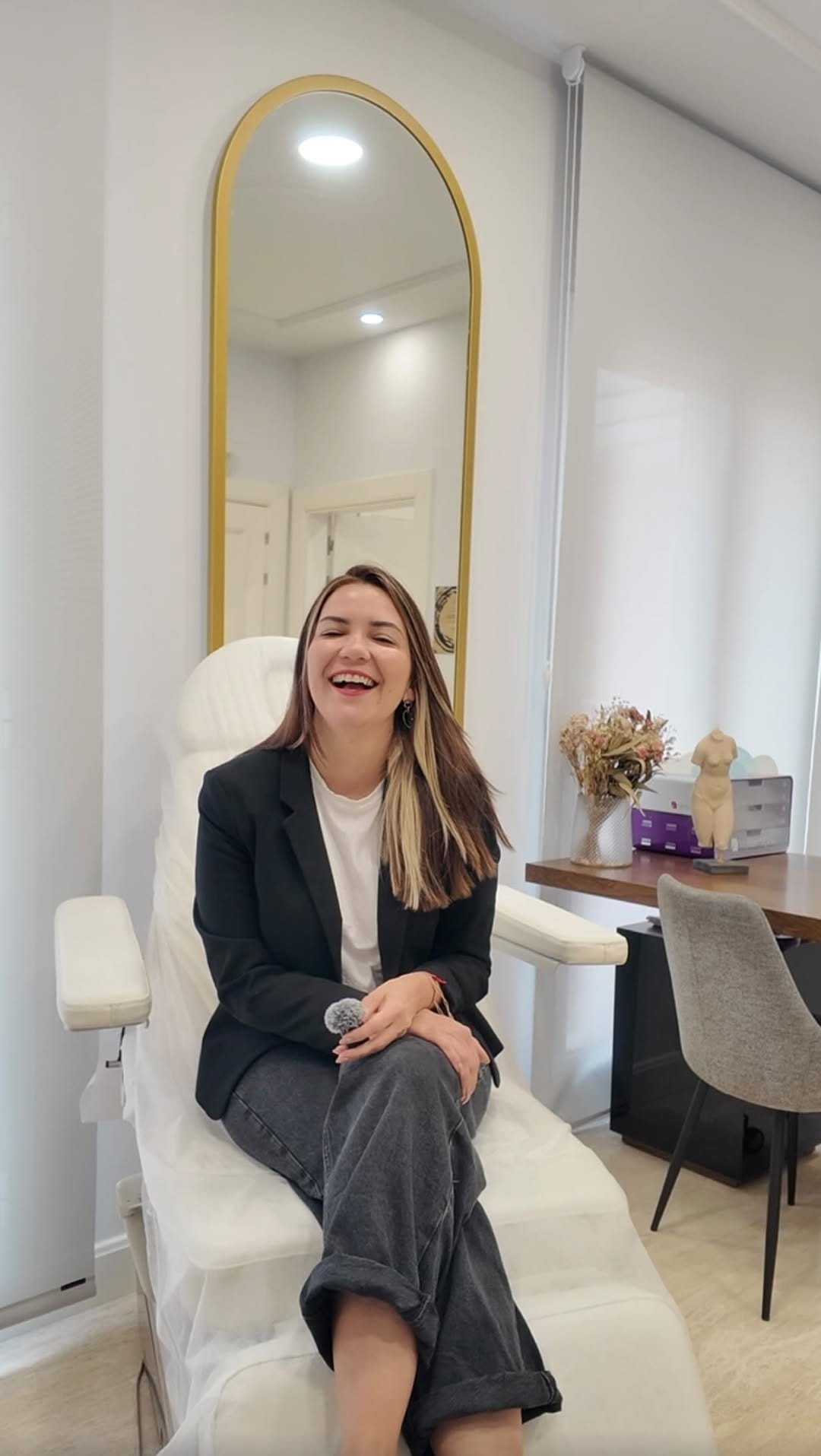 Post 10 by Dra. Hurtado Ruzza | Medicina Estética on Instagram (video)