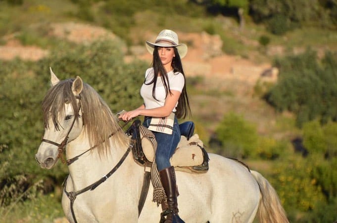 Post 10 by MARÍA NAVARRO ♡ on Instagram (carousel)