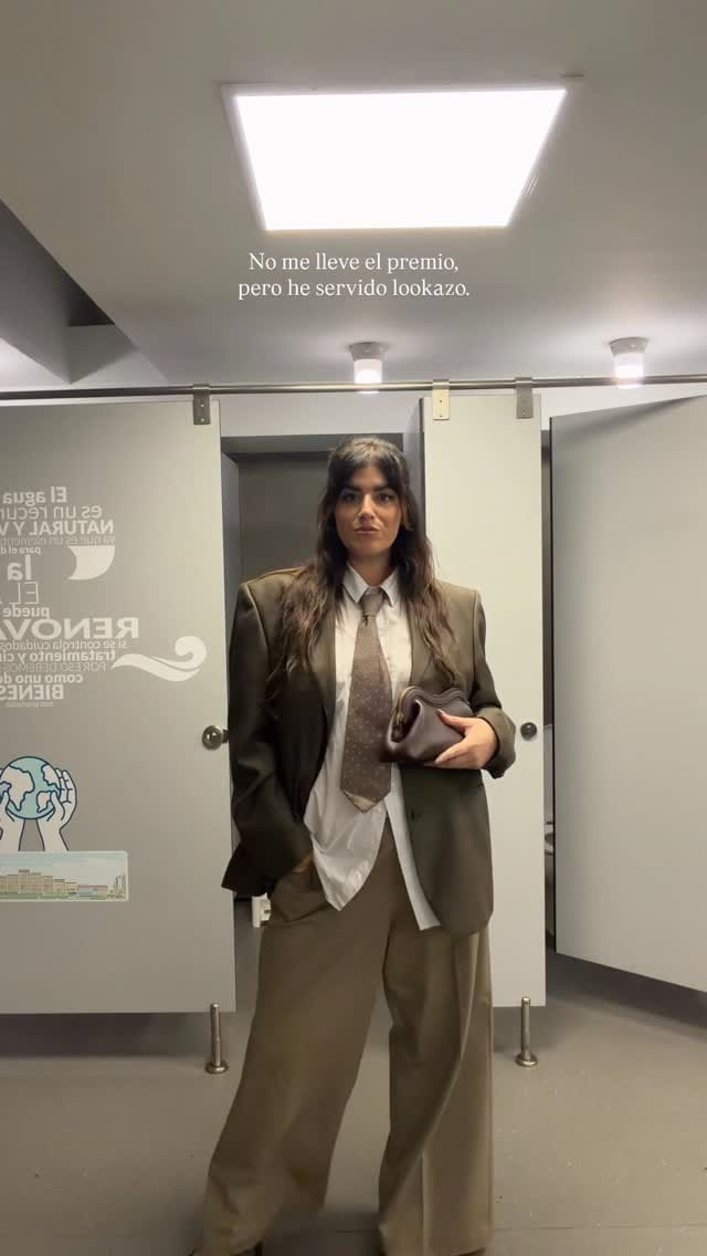 Post 5 by CAROLINA BRUNELLI on Instagram (video)