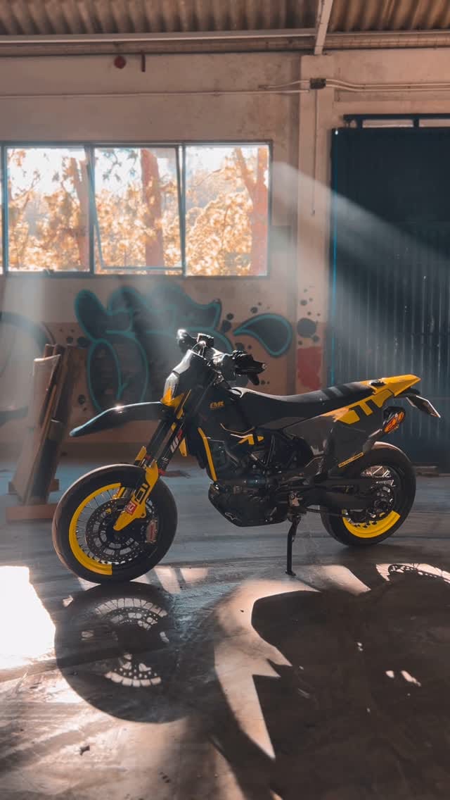 Post 8 by 701sm_rider | SUPERMOTO on Instagram (video)