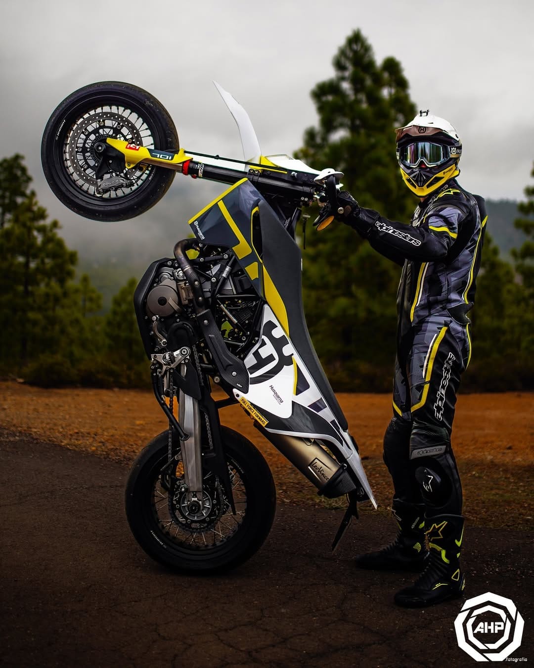 Post 10 by 701sm_rider | SUPERMOTO on Instagram (image)
