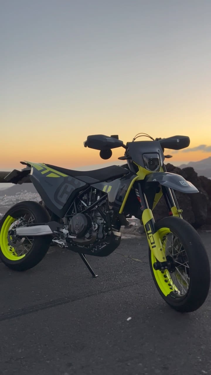 Post 9 by 701sm_rider | SUPERMOTO on Instagram (video)