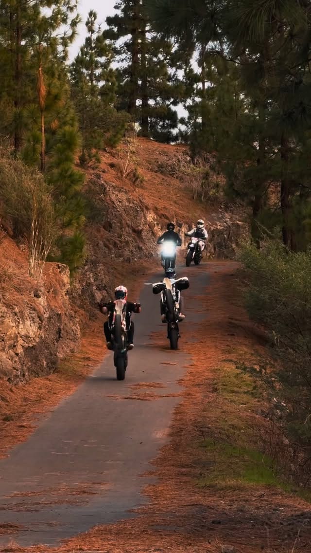 Post 1 by 701sm_rider | SUPERMOTO on Instagram (video)