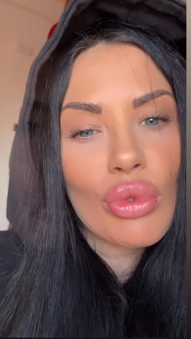 Post 7 by Maria Boronat on Instagram (video)