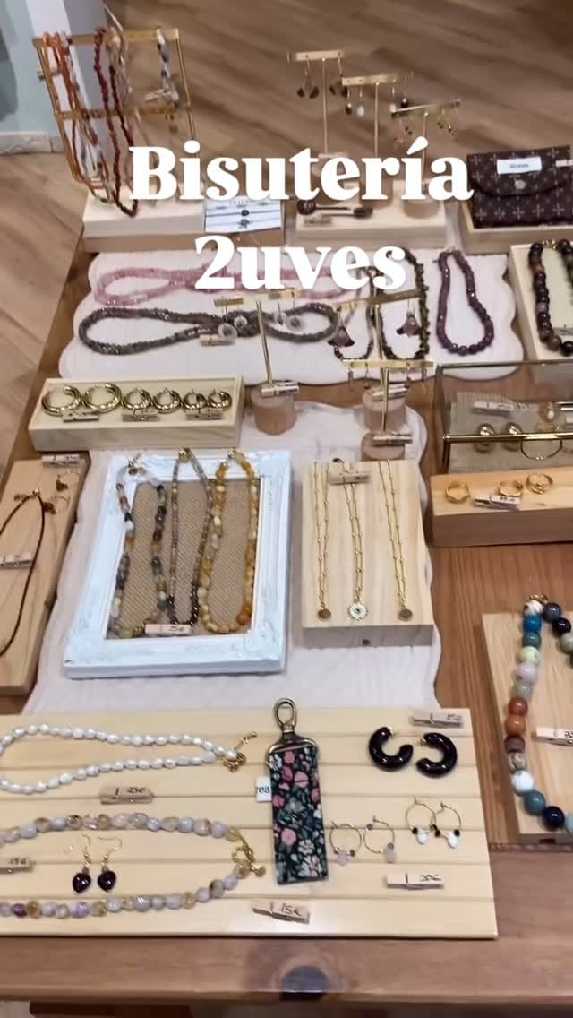 Post 8 by 2uves Slow Clothes on Instagram (video)