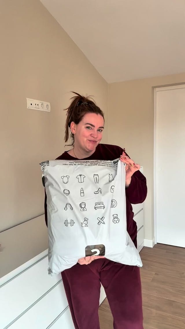 Post 9 by ALBA RUIZ on Instagram (video)
