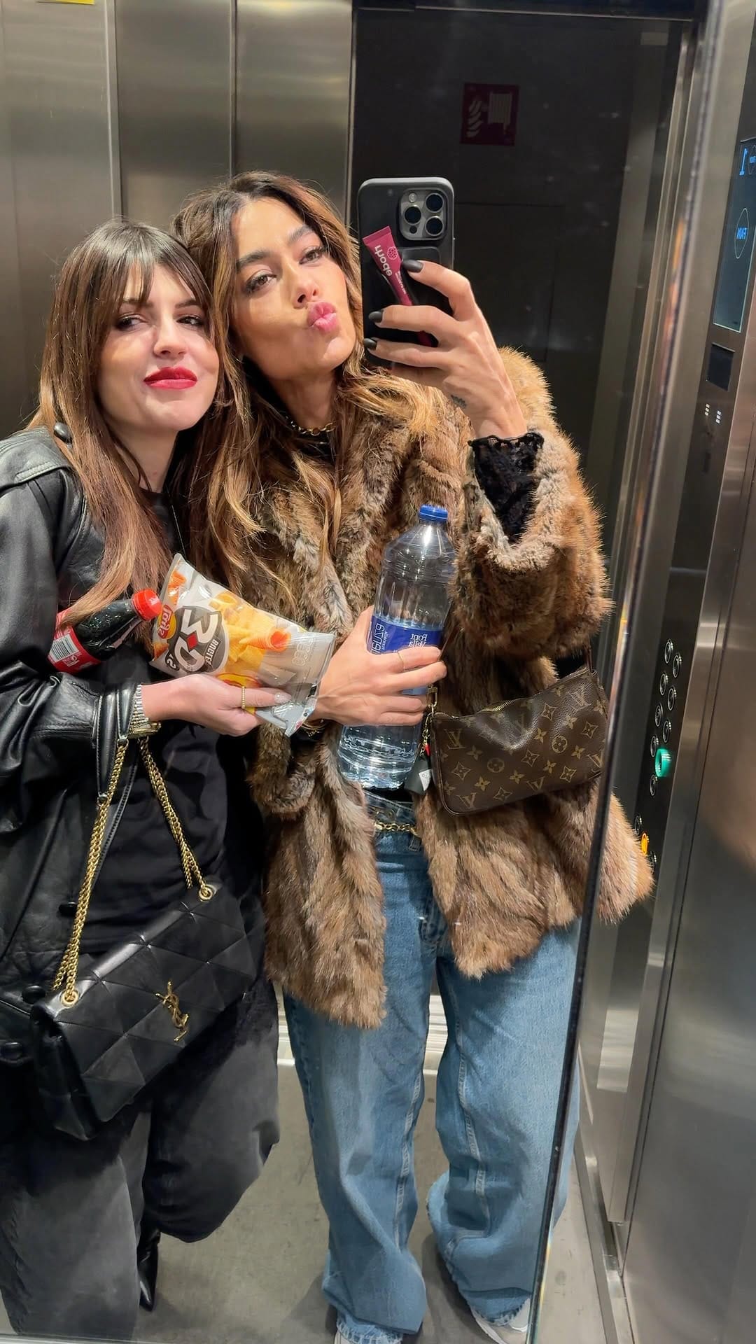 Post 8 by Gara de Paz · Moda & Lifestyle | Canarias on Instagram (video)