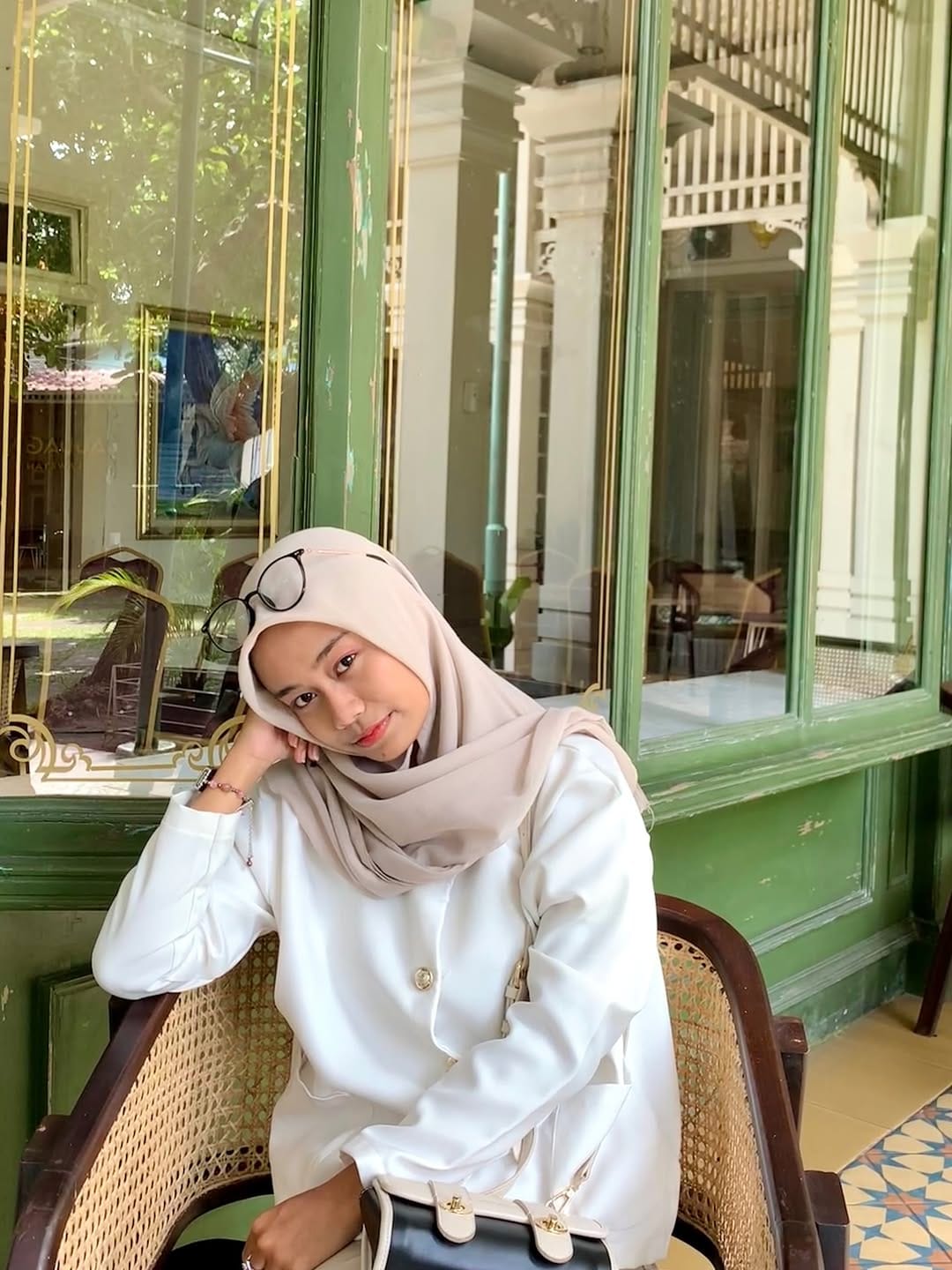 Post 8 by bellaa on Instagram (carousel)