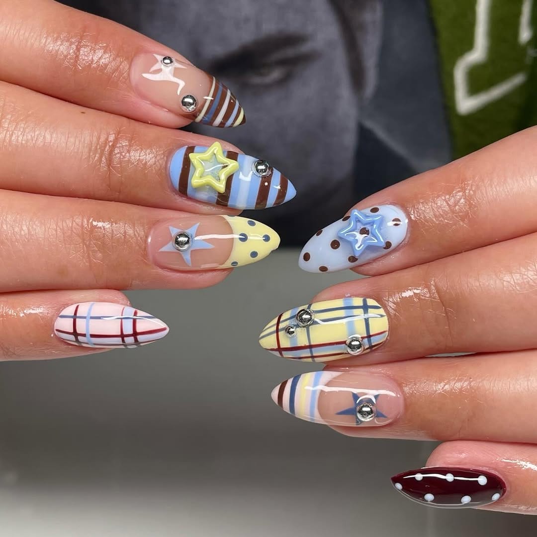 Post 3 by suzy ☆ UT NAIL ARTIST ☆ on Instagram (carousel)