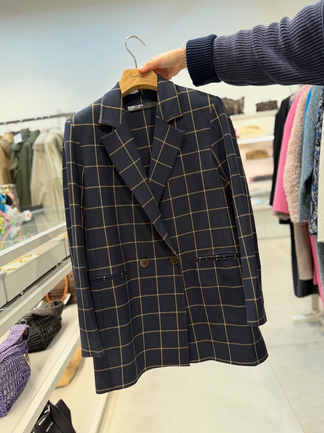 Post 3 by The Outlet Stores Alicante | Centro Comercial on Instagram (carousel)