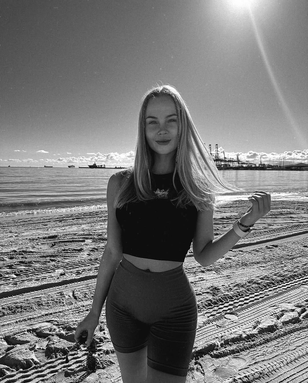 Post 5 by 👑 Dominika Poppel 👑 on Instagram (image)