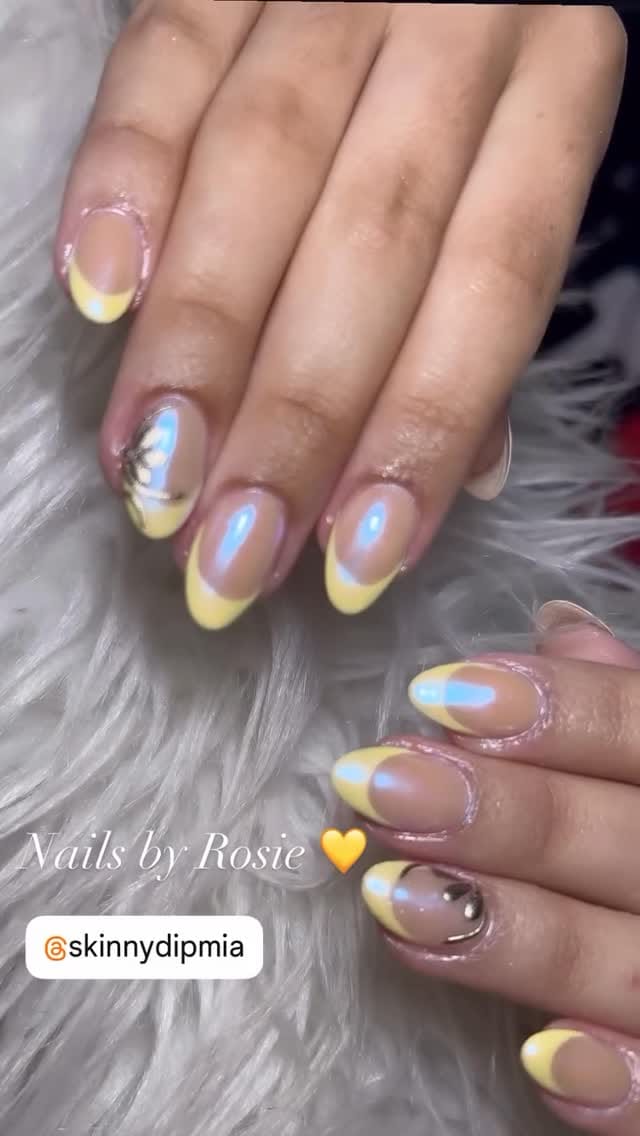 Post 5 by Skinny Dip Nails on Instagram (video)