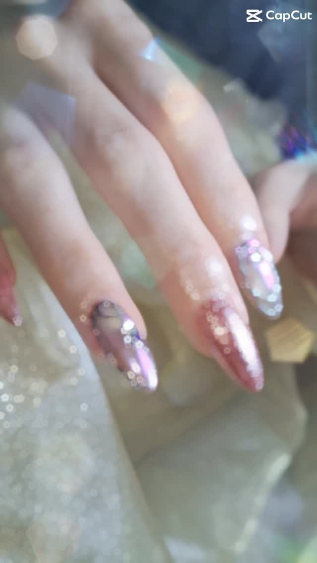 Post 5 by Nail Garden on Instagram (video)