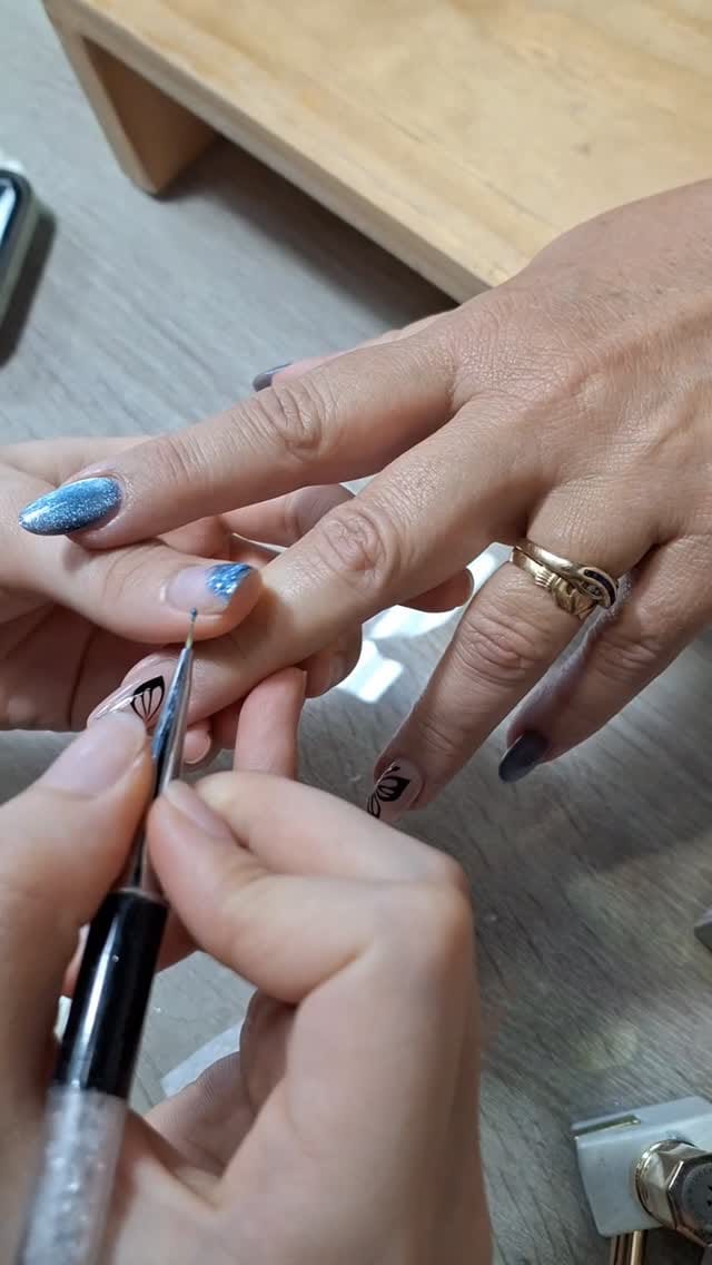 Post 7 by Nail Garden on Instagram (video)