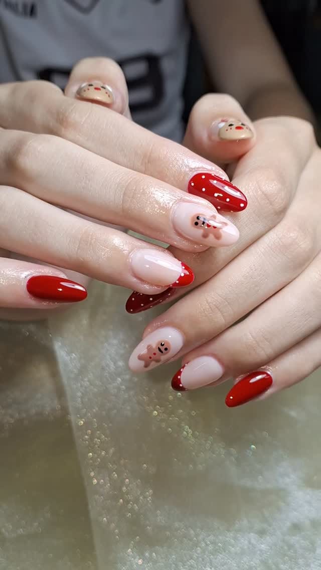 Post 8 by Nail Garden on Instagram (video)