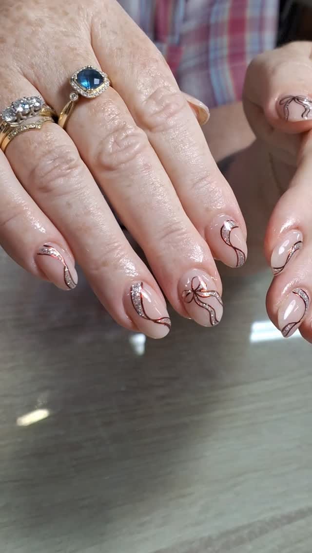 Post 9 by Nail Garden on Instagram (video)