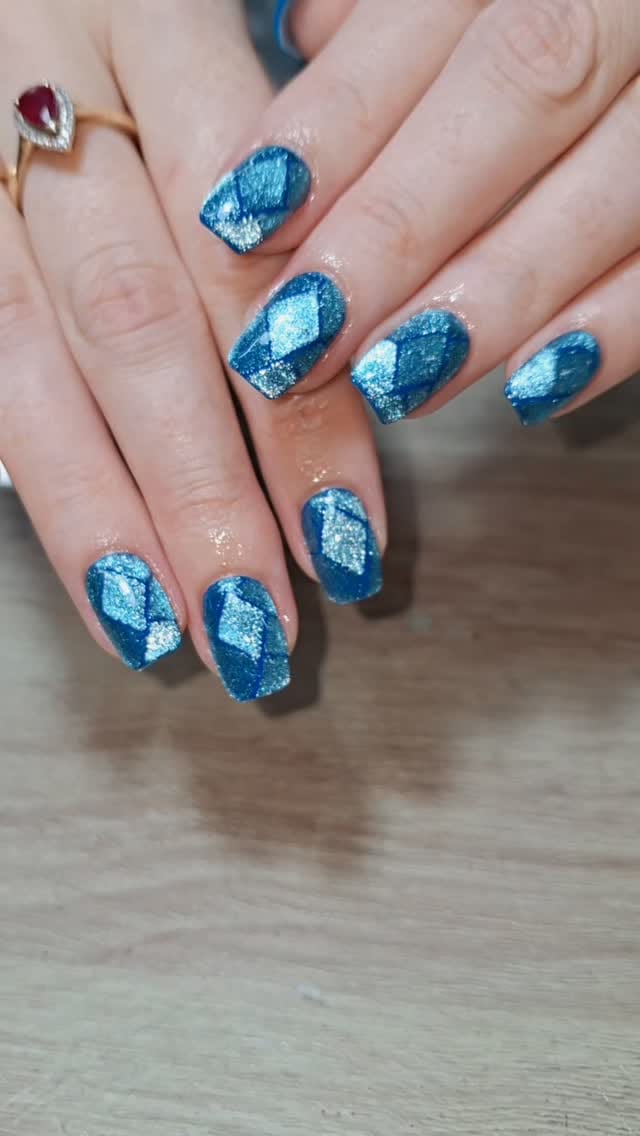 Post 2 by Nail Garden on Instagram (video)