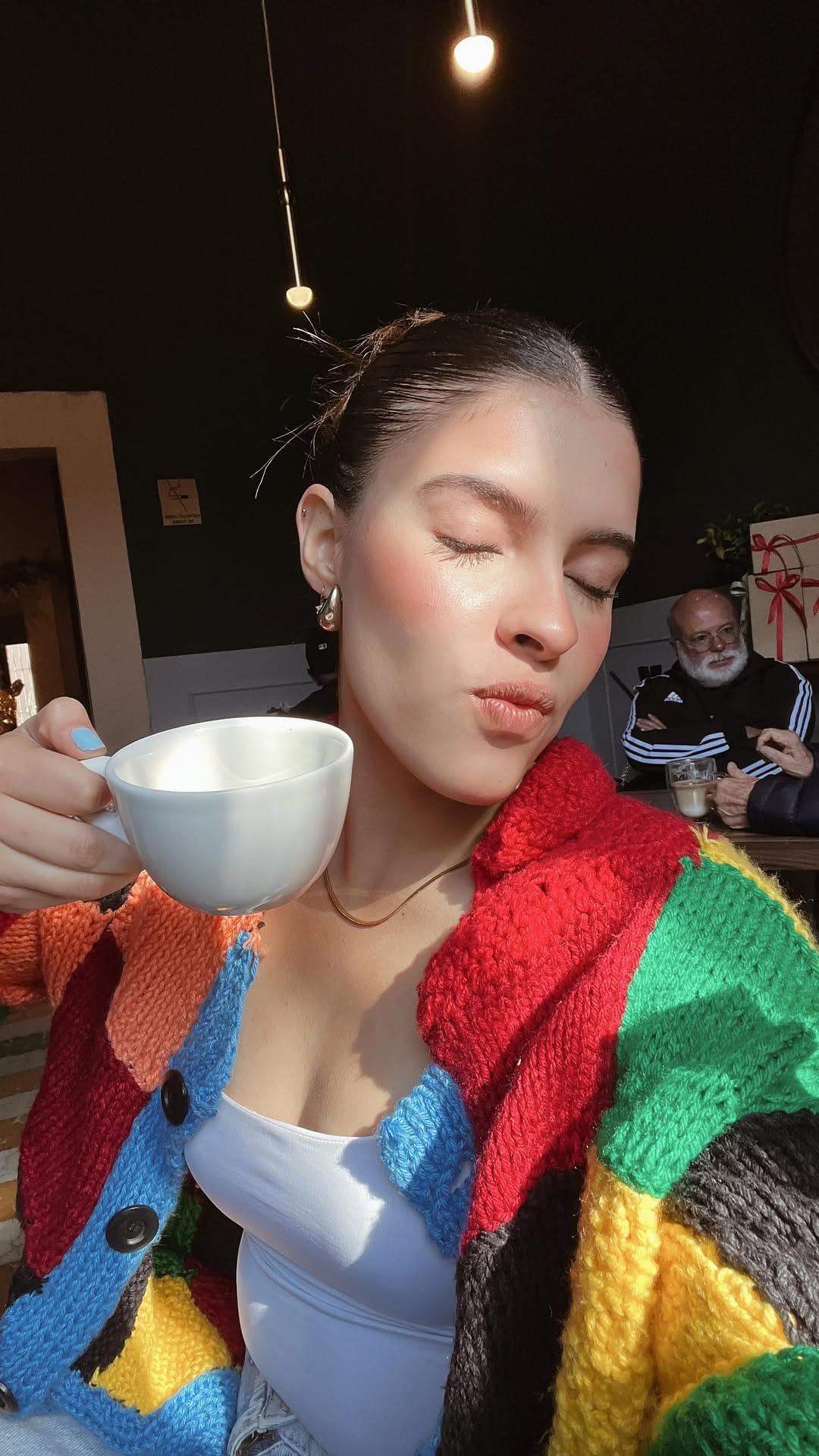 Post 2 by Valentina Roa on Instagram (video)