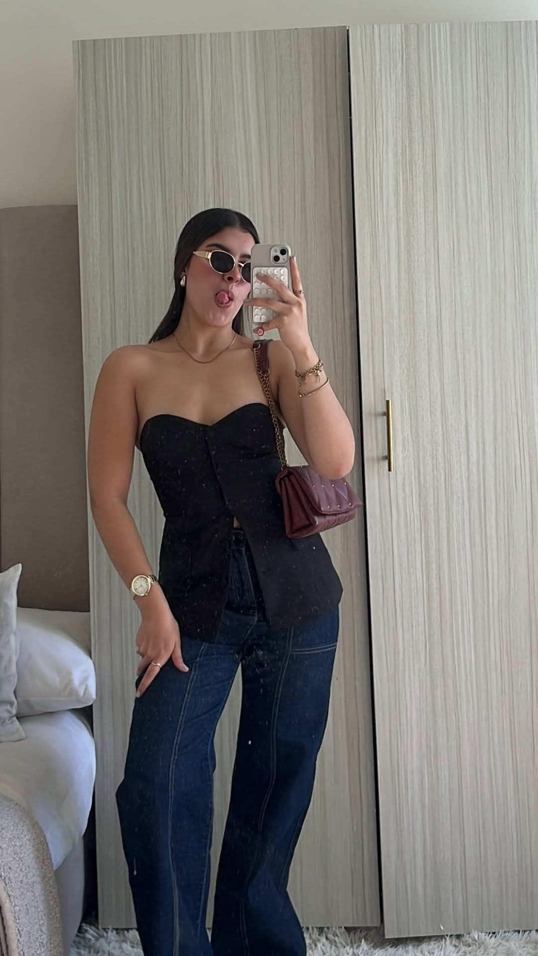 Post 5 by Valentina Roa on Instagram (video)
