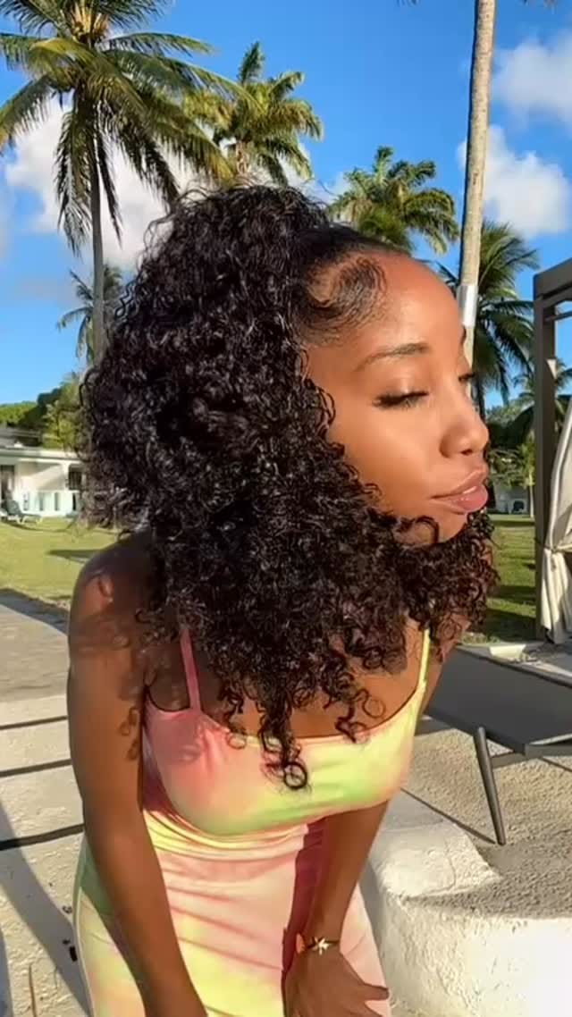Post 7 by Royalty Hair Extensions on Instagram (video)