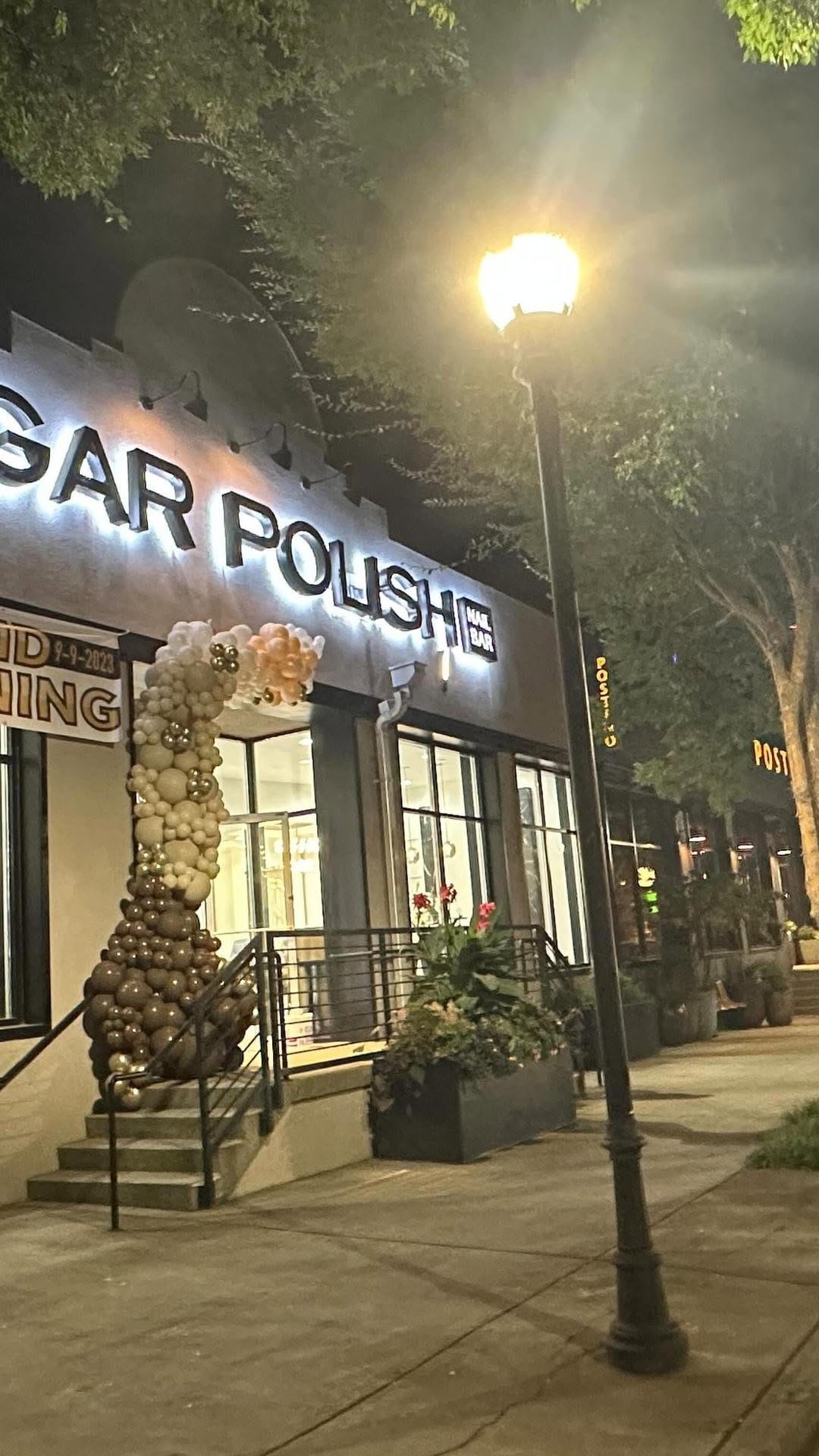 Post 10 by Sugar Polish Brickworks Nail Bar on Instagram (video)