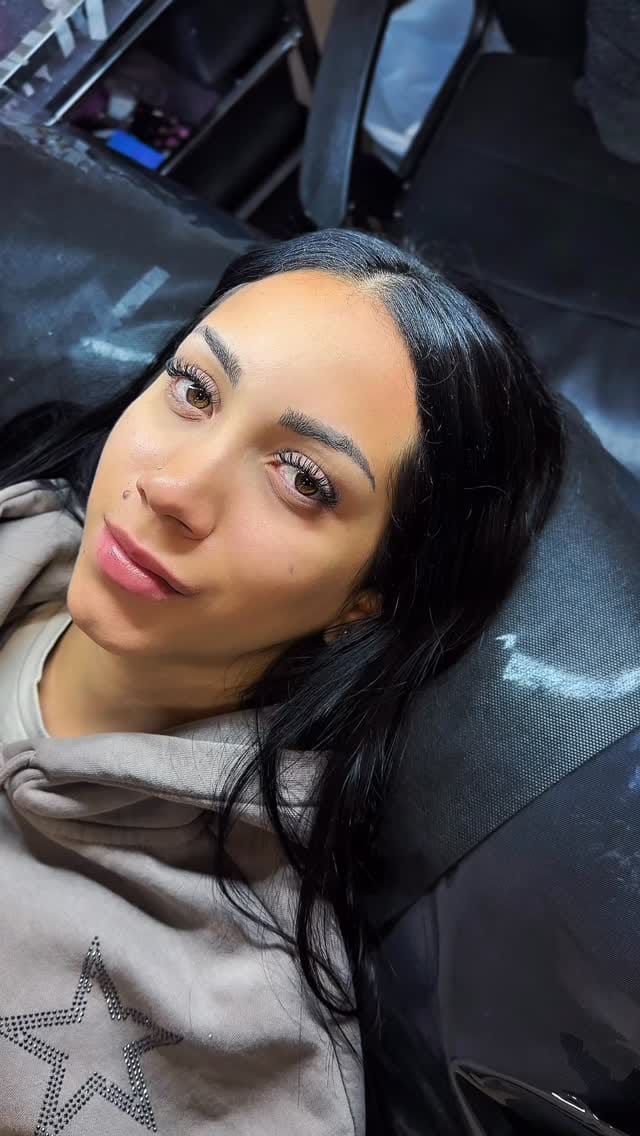 Post 2 by CURSOS / PESTAÑAS / CEJAS / LIFTING / MICROBLADING on Instagram (video)